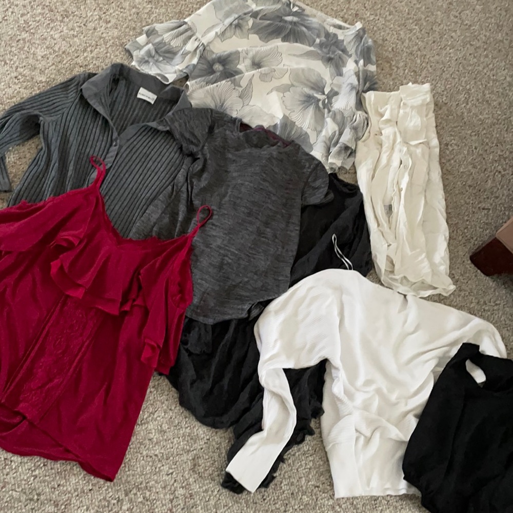 Size Small Top Bundle - image 1